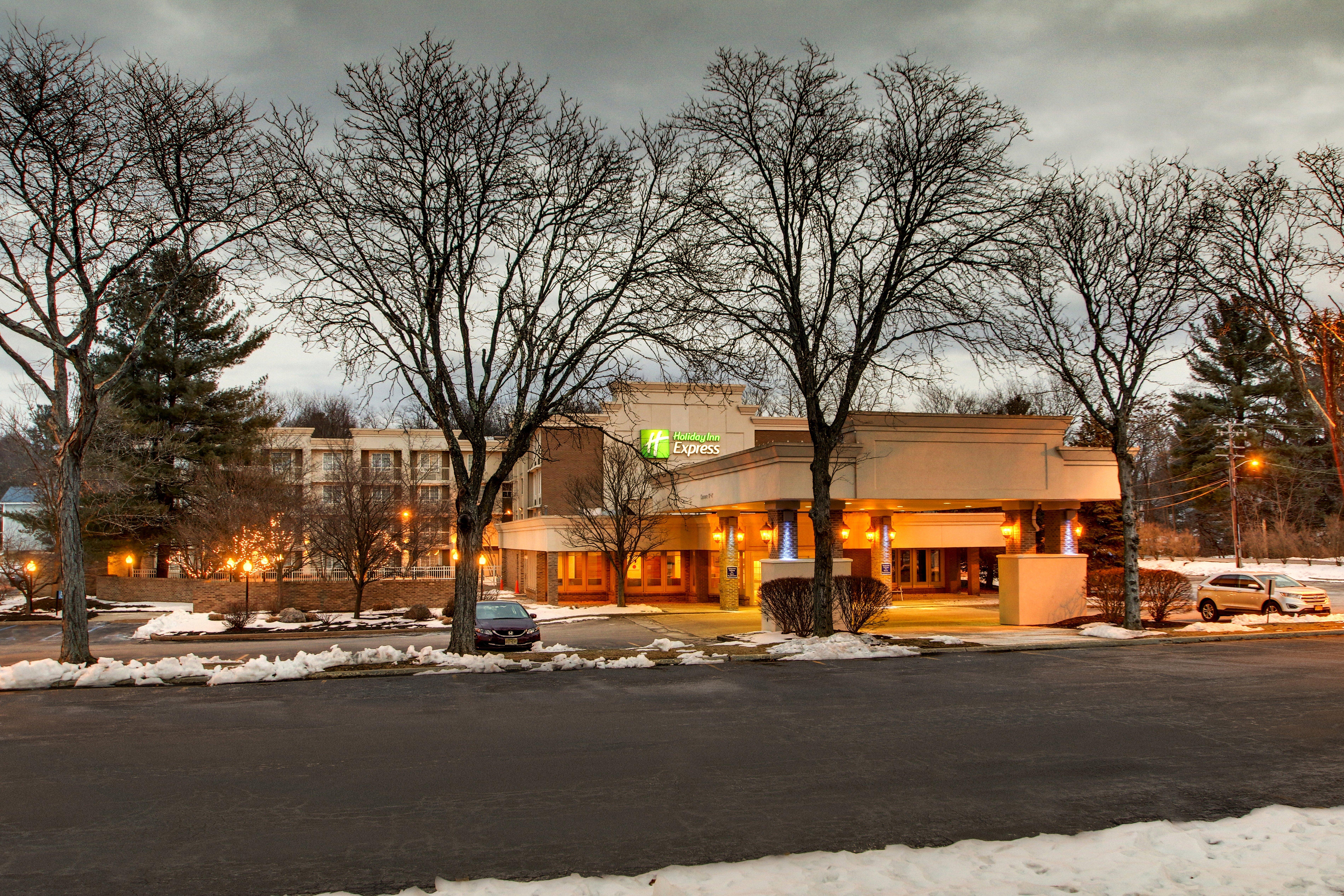 Holiday Inn Express Poughkeepsie By Ihg Exterior photo
