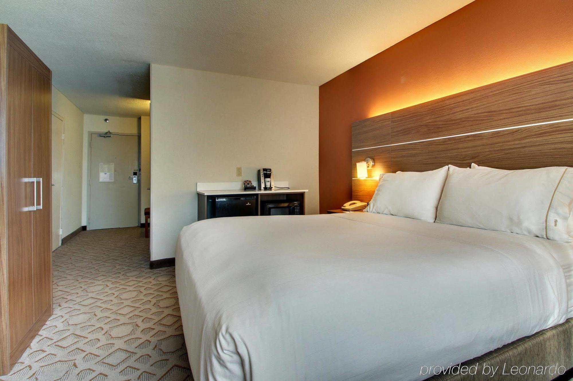 Holiday Inn Express Poughkeepsie By Ihg Exterior photo