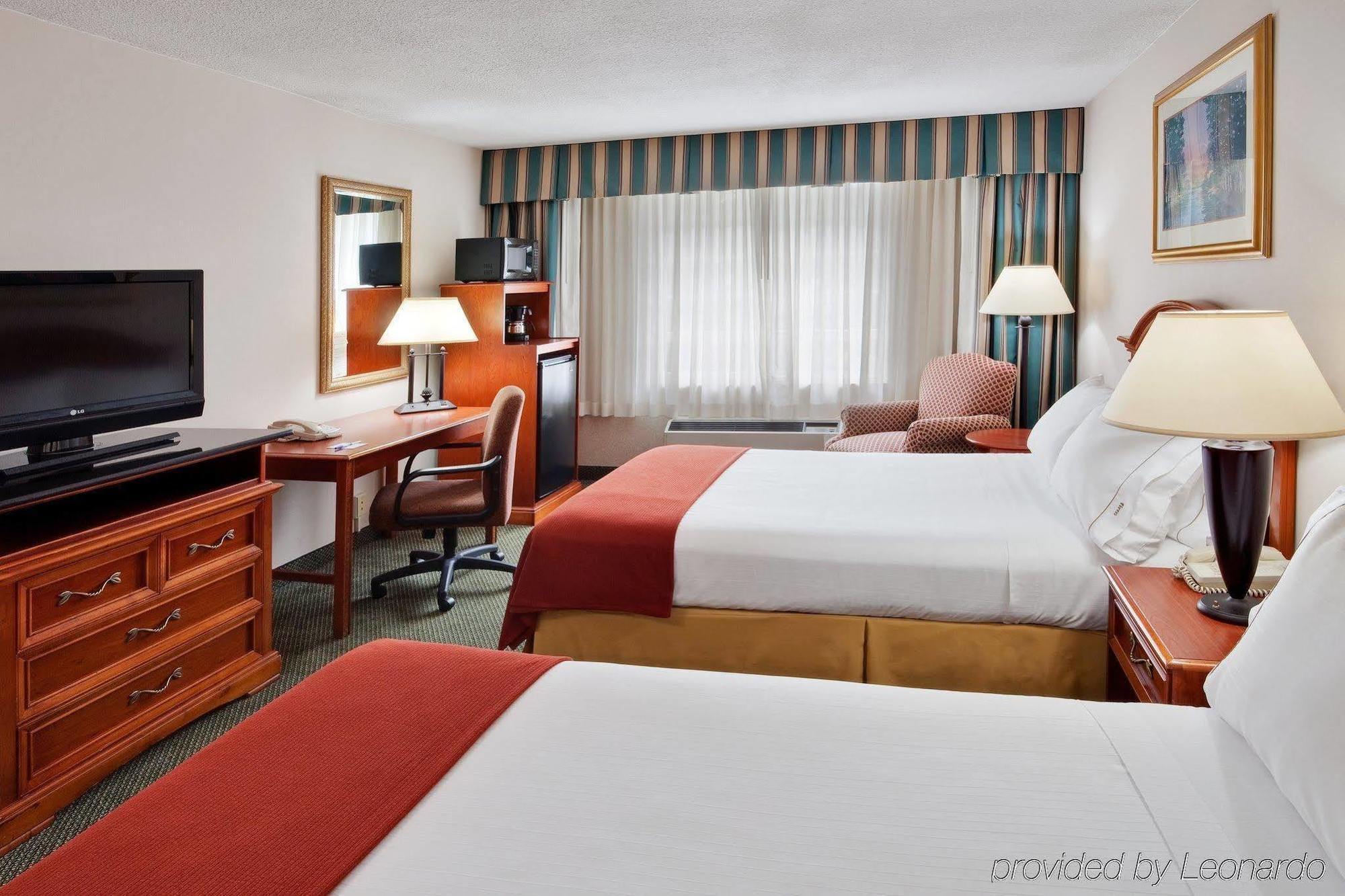 Holiday Inn Express Poughkeepsie By Ihg Exterior photo