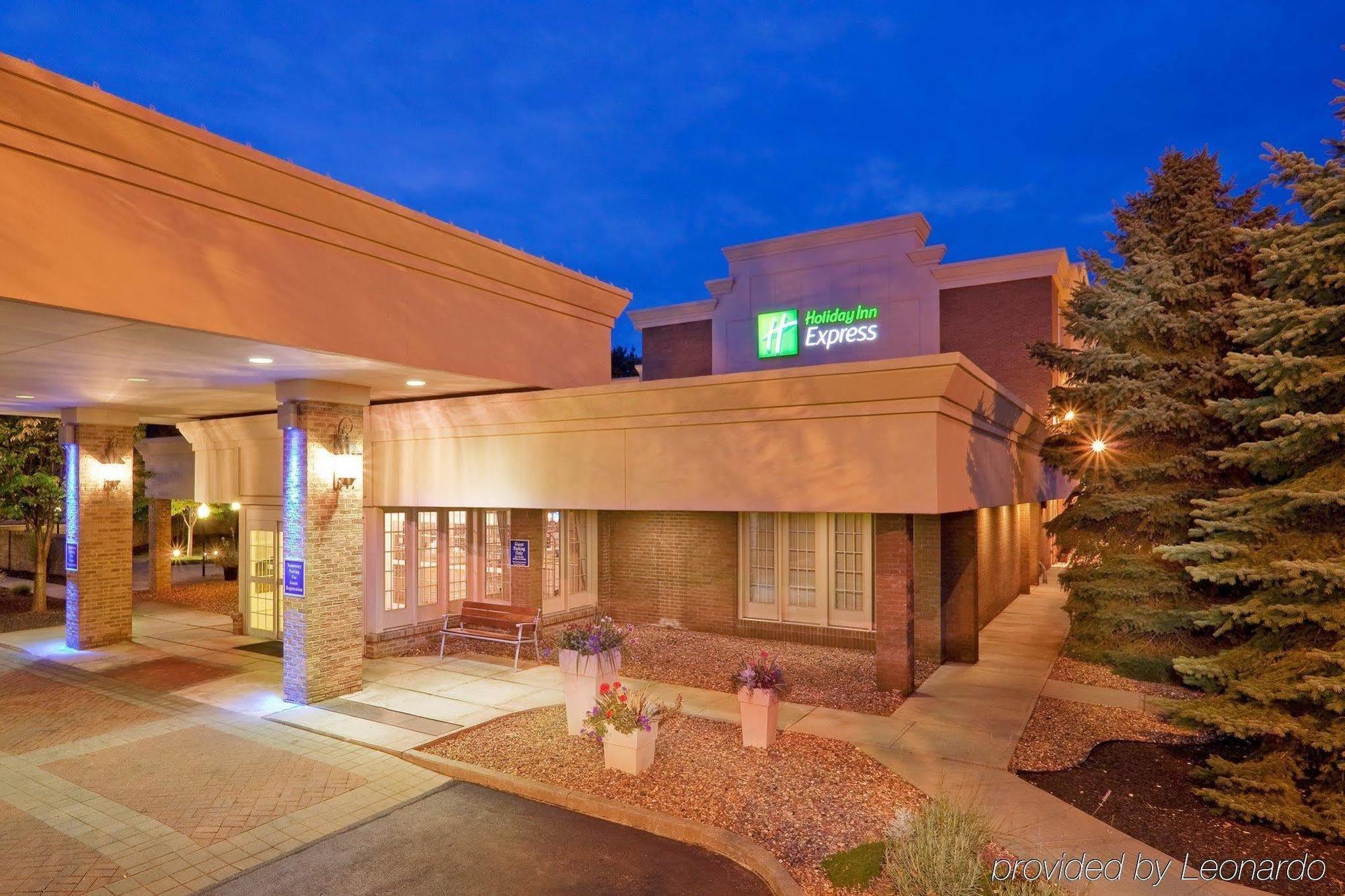 Holiday Inn Express Poughkeepsie By Ihg Exterior photo