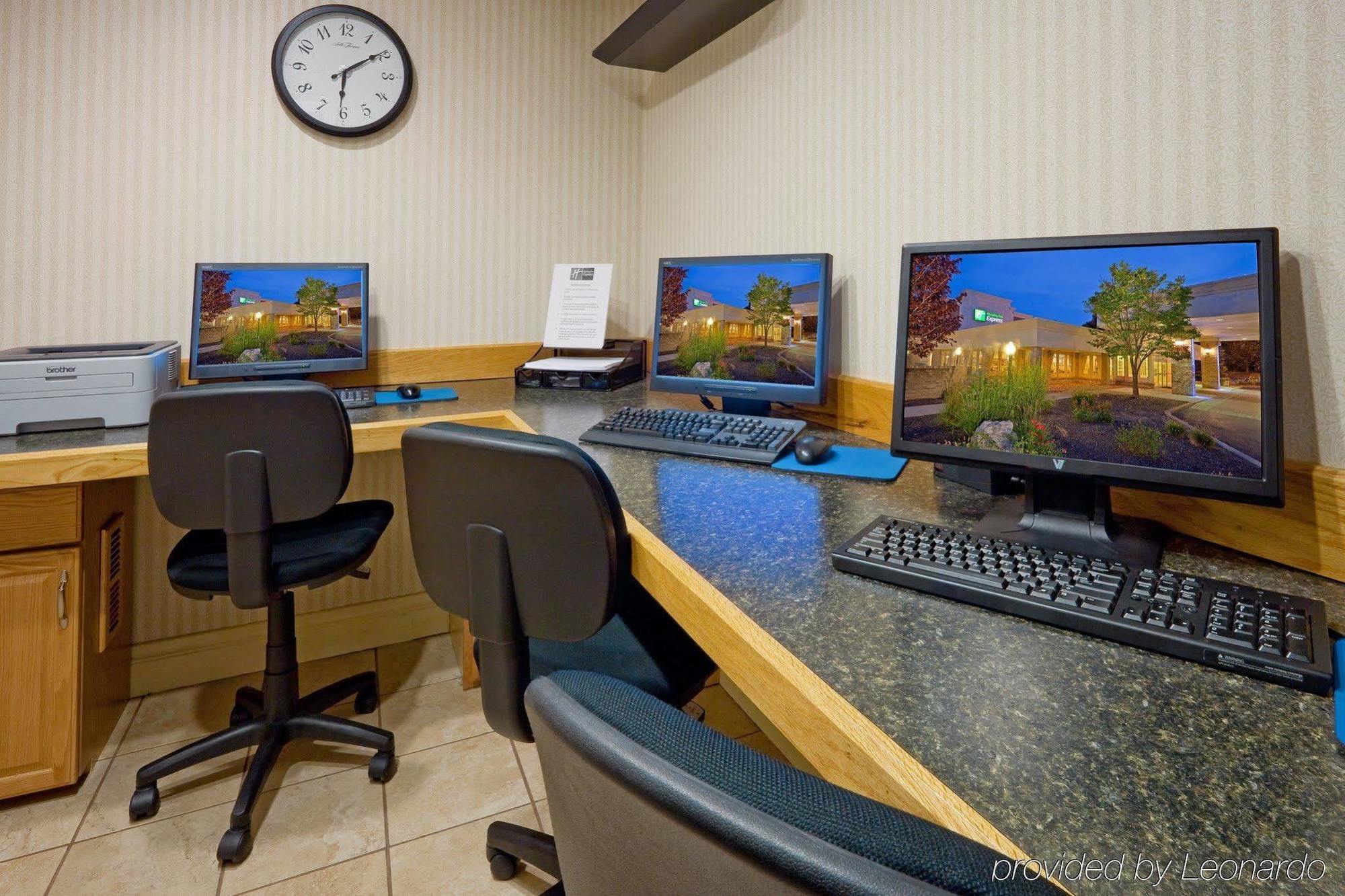 Holiday Inn Express Poughkeepsie By Ihg Exterior photo